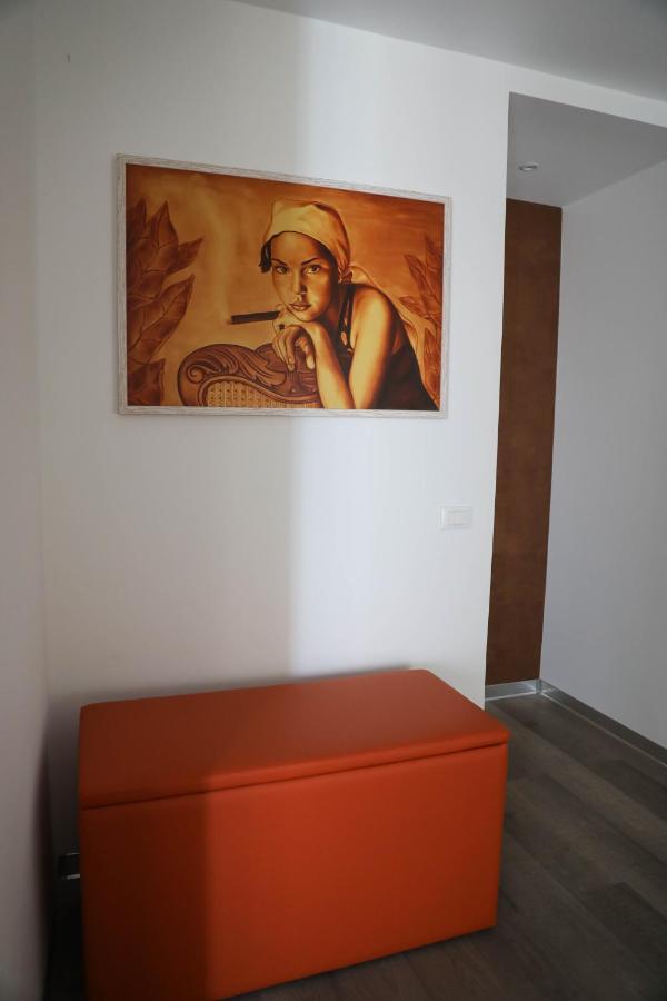 Interno 11 City View With Kitchen - 70 Mq Bari Exterior foto